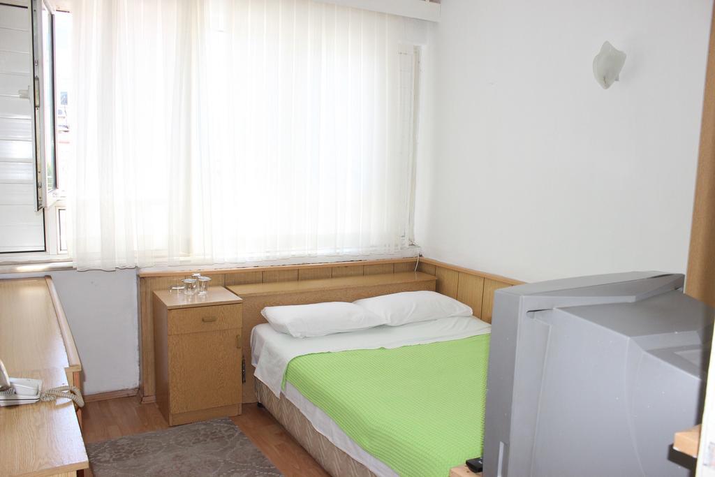 Hotel Ulke Γιάλοβα Δωμάτιο φωτογραφία